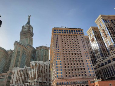 Suudi Arabistan 'daki Mekke' nin güzel iç manzarası. Suudi Arabistan 'ın Mekke şehri dünyanın her yerinden gelen yüksek binaları ve ziyaretçileriyle ünlüdür..