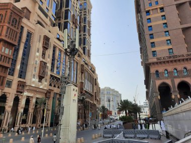 Suudi Arabistan 'daki Mekke' nin güzel iç manzarası. Suudi Arabistan 'ın Mekke şehri dünyanın her yerinden gelen yüksek binaları ve ziyaretçileriyle ünlüdür..