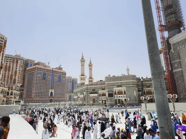 Masjid Haram Meca Peregrinos Todo Mundo Reúnen Patio Exterior Después —  Fotos de Stock