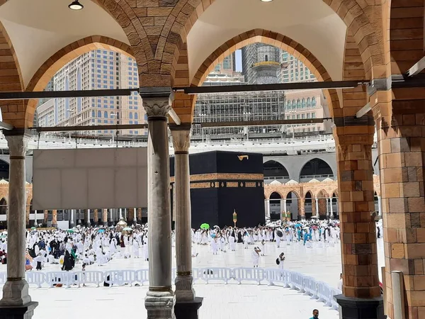 Besucher Aus Aller Welt Führen Vor Dem Freitagsgebet Tawaf Bei — Stockfoto