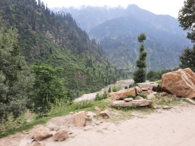 Kashmir is famous all over the world due to its natural beauty, green trees, high mountains, beautiful valleys, flowing springs, it is also called the Switzerland of the East.