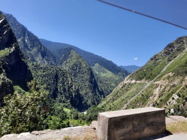 Kashmir is famous all over the world due to its natural beauty, green trees, high mountains, beautiful valleys, flowing springs, it is also called the Switzerland of the East.