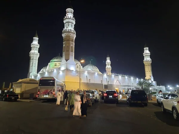 Geceleri Suudi Arabistan Medine Deki Quba Camii Nin Minareleri Kubbesinin — Stok fotoğraf