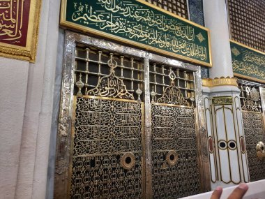 Mescid-i Nabawi, Madinah 'daki Roza Rasool' un güzel manzarası.