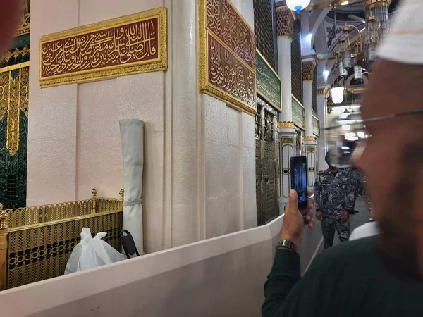 Μουσουλμάνοι Προσκυνητές Πρόκειται Επισκεφθούν Τον Roza Rasool Στο Masjid Nabawi — Φωτογραφία Αρχείου