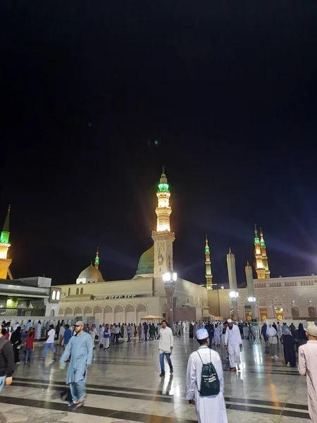 Piękny Widok Masjid Nabawi Madinah Zielonej Kopuły Wysokie Minarety Meczet — Zdjęcie stockowe