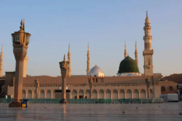 Prachtig Dagzicht Masjid Nabawi Medina Groene Koepel Minaretten Moskee Binnenplaats — Stockfoto