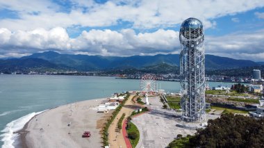 Batum şehrinin toprak setinin üst görünümü 