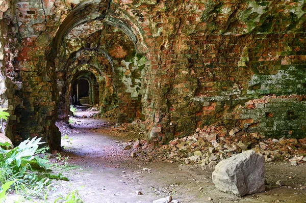 Protegidos Proyectiles Bombas Los Locales Cuarteles Una Fortificación Militar Abandonada — Foto de Stock