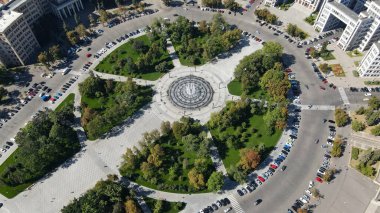 Harkov şehir merkezindeki meydanın üst görüntüsü 