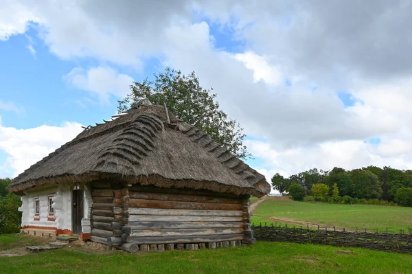 Altes Haus Aus Dem Letzten Jahrhundert Ukrainischen Dorf — Stockfoto