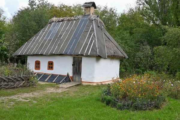 Старий Будинок Останнього Століття Українському Селі — стокове фото