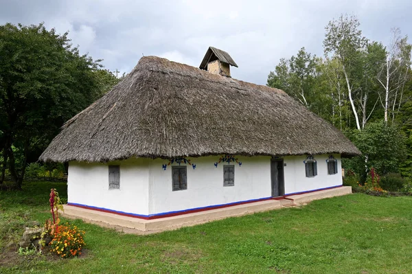 Antigua Casa Del Siglo Pasado Pueblo Ucraniano — Foto de Stock