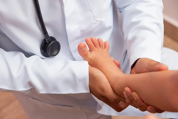 Doctor Examining Children Feet Hospital Surgeon Traumatologist Orthopedist Palpating Girl — Stock Photo, Image