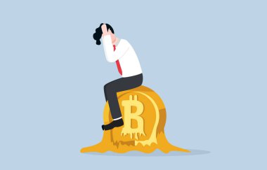Bitcoin veya kripto para fiyatı düşüyor, dijital varlıkta yanlış spekülasyonlar yatırımcıların para, dalgalanma ve belirsizlik konseptini kaybetmesine neden oluyor. Bitcoin 'in üzerinde oturan depresif iş adamı.