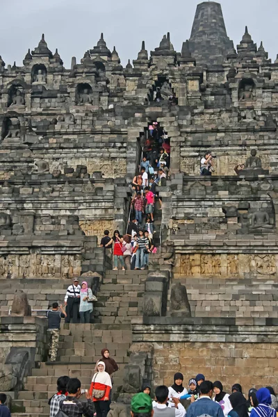 Ritratto Angolo Del Tempio Borobudur Pieno Visitatori — Foto Stock