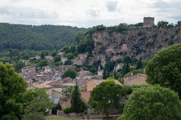 Klein Oud Dorpje Provence Cotignac Met Beroemde Kliffen Met Grotwoningen — Stockfoto