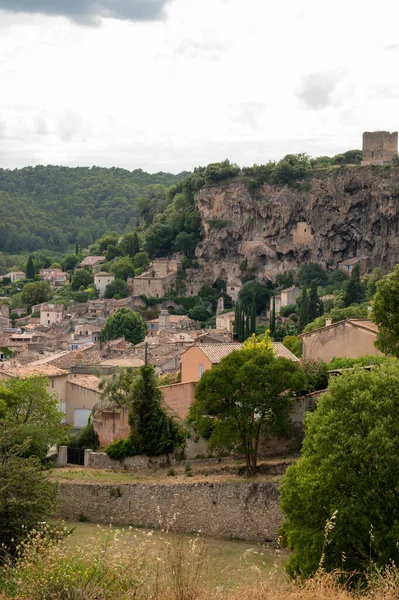 Klein Oud Dorpje Provence Cotignac Met Beroemde Kliffen Met Grotwoningen — Stockfoto