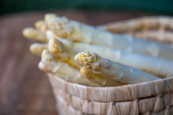 Wysokiej Jakości Świeże Holenderskie Białe Szparagi Warzywa Gotowe Gotowania Bliska — Zdjęcie stockowe