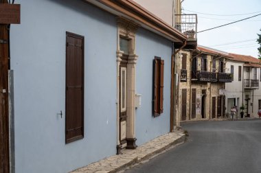 Küçük dağlarda yürümek Kıbrıs 'taki Lefkara antik köyünde