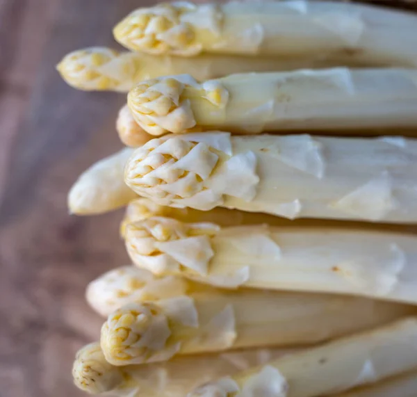 Hochwertiges Frisches Holländisches Spargelgemüse Zum Kochen Aus Nächster Nähe — Stockfoto