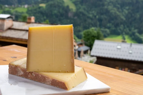 Kaascollectie Franse Koeienkaas Comte Beaufort Abondantie Frans Bergdorp Zomer Haute — Stockfoto