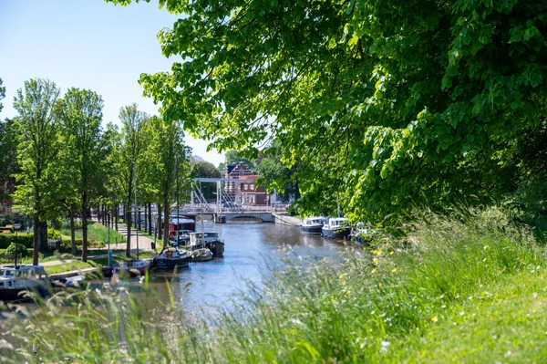 Spacer Starych Ulicach Harlingen Rybackiego Miasta Nad Morzem Wadden Friesland — Zdjęcie stockowe