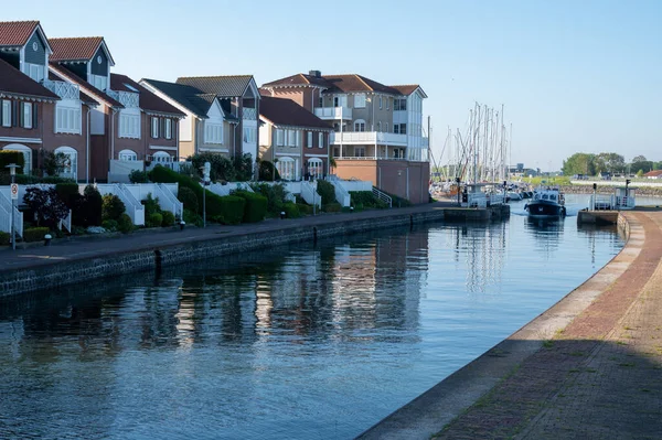 Blick Auf Häuser Und Wasser Wemeldinge Zeeland Niederlande Bei Sonnigem — Stockfoto