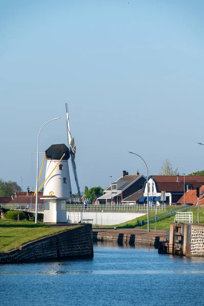 View Houses Old Wind Mill Wemeldinge Zeeland Netherlands Sunny Day — Foto Stock