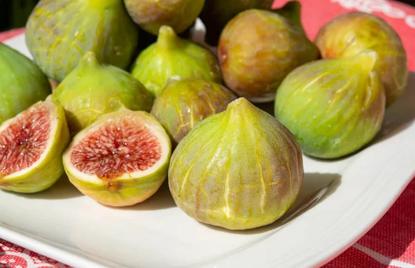 New Harvest Fresh Ripe Sweet Fig Fruits White Plate — Stock Photo, Image