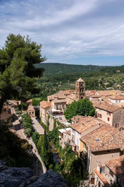 Vista Las Montañas Acantilado Casas Antiguas Valle Verde Remoto Pueblo — Foto de Stock