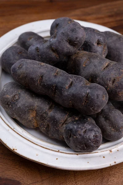 Colorful Belgian Purple Black Truffle Potato Root Vegetable Ready Cook — Stock Photo, Image