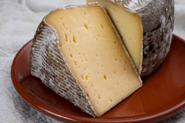 Queso Montaña Francés Los Alpes Tomme Savoie Cerca — Foto de Stock