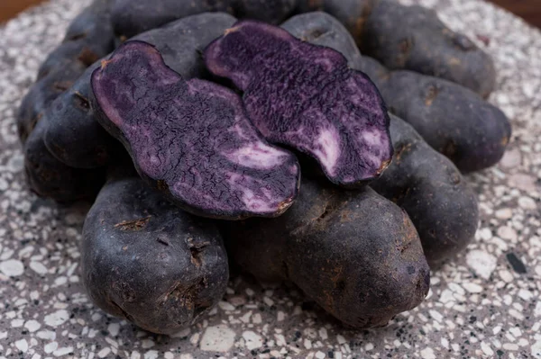 Colorido Belga Violeta Negro Trufa Raíz Papa Vegetal Listo Para —  Fotos de Stock