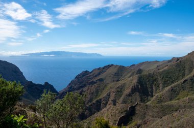 İspanya, Tenerife, Kanarya Adaları 'ndaki Teno kırsalından La Gomera adasına bakın.