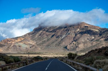 Tenerife 'deki Teide Ulusal Parkı' nın ziyareti ve volkanik manzaralar, Kanarya Adaları, İspanya
