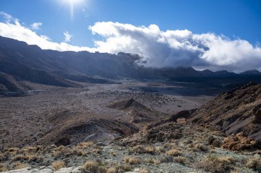 Tenerife 'deki Teide Ulusal Parkı' nın ziyareti ve volkanik manzaralar, Kanarya Adaları, İspanya
