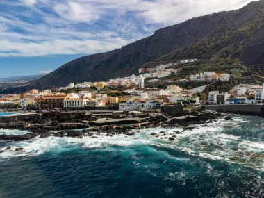 Kışın İspanya 'da, Tenerife, Kanarya Adaları' ndaki Garachico kolonisinin hava manzarası