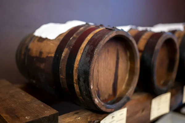 Produção Tradicional Envelhecimento Barris Madeira Vinho Balsâmico Italiano Preto Igp — Fotografia de Stock