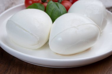 Taze İtalyan peyniri mozzarella di buffalo şok tabancası.