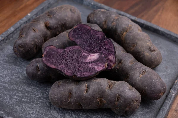 Colorido Belga Violeta Negro Trufa Raíz Papa Vegetal Listo Para —  Fotos de Stock
