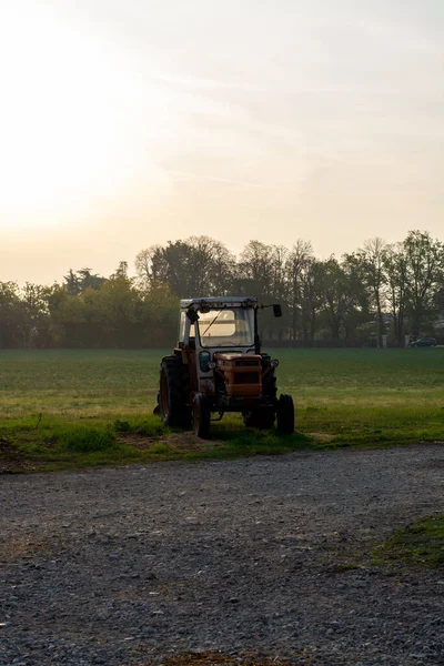 Alte Oldtimer Traktoren Der Morgensonne Auf Käsefarm Norditalien — Stockfoto