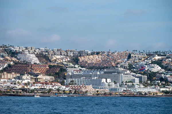 Uitzicht Badplaatsen Stranden Aan Zuidkust Van Tenerife Eiland Tijdens Zeilboottocht — Stockfoto