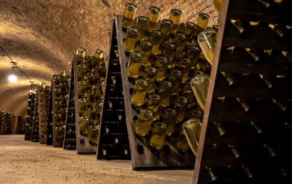 Sprankelende Witte Rosé Wijnproductie Traditionele Wijze Ondergrondse Kelders Wenen Oostenrijk — Stockfoto