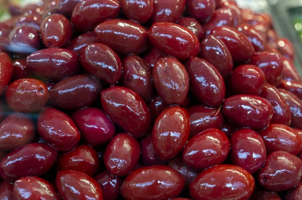 Красные Оливки Близко Рынке Здоровый Вегетарианский Фон Питания — стоковое фото