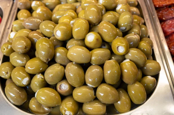 Gustose Olive Verdi Vicino Sul Mercato Sano Background Culinario Vegetariano — Foto Stock