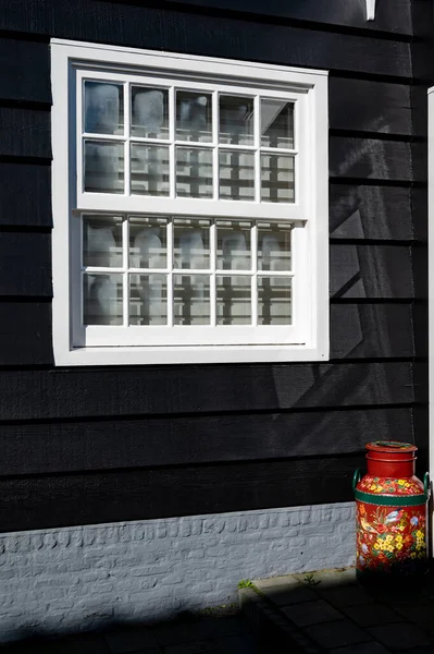 Wandelen Zonnige Lentedag Marken Met Houten Huizen Gelegen Voormalig Eiland — Stockfoto