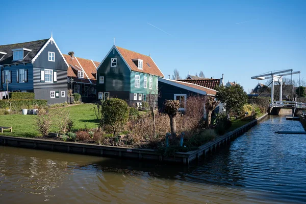 Walking Sunny Spring Day Small Dutch Town Marken Wooden Houses — Stock Photo, Image