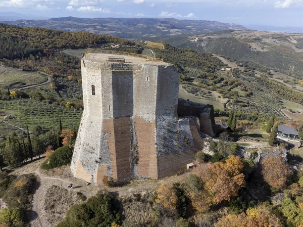 Castelo Fortificação Medieval Topo Colina Vista Sobre Colinas Toscana Itália — Fotografia de Stock