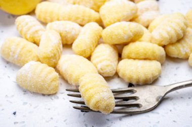 İtalyan mutfağı, taze ev yapımı patatesten yapılmış gnocchi di patata.